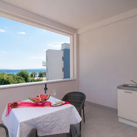 Luxury Near The Beach3 Konukevi 4*