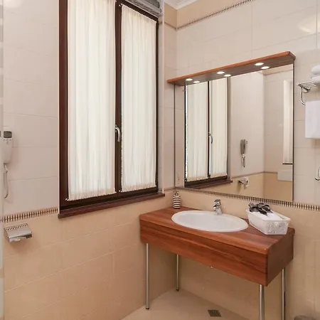 Luxury Near The Beach3 سبليت